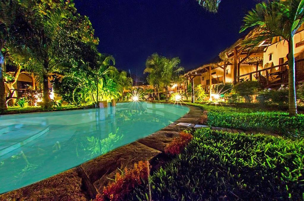 Le Zahir Lodge Ambatoloaka  Exterior photo