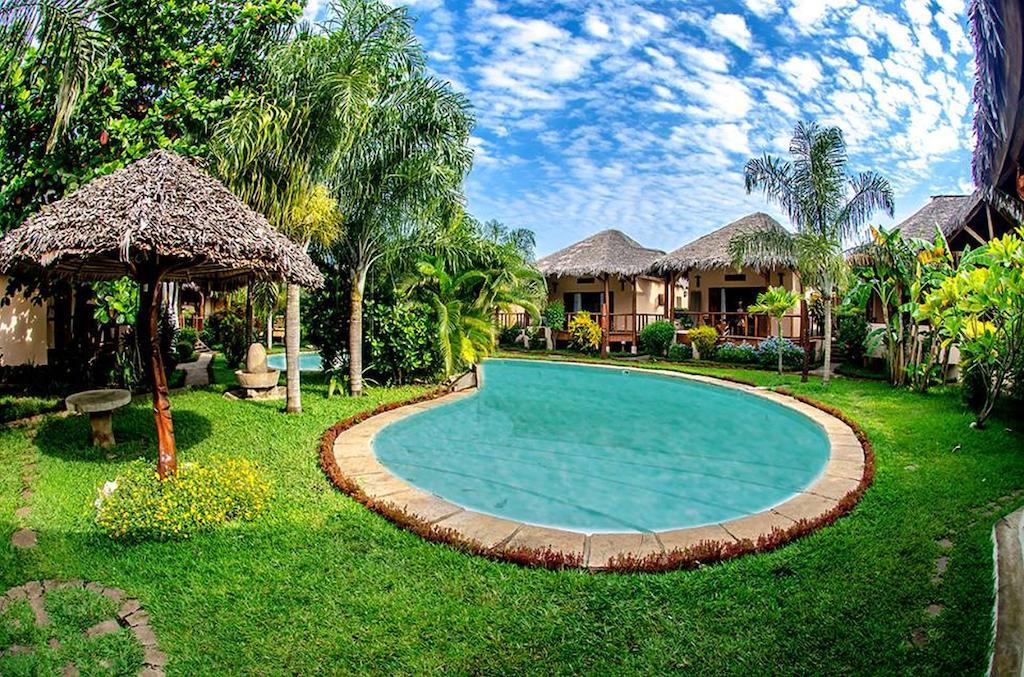 Le Zahir Lodge Ambatoloaka  Exterior photo