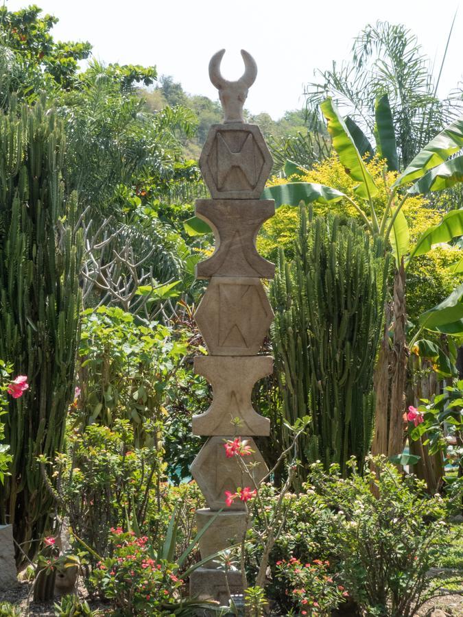 Le Zahir Lodge Ambatoloaka  Exterior photo